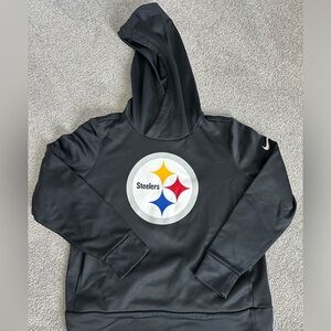 Nike Youth Large Steelers sweatshirt with lined side pockets and lined hood.